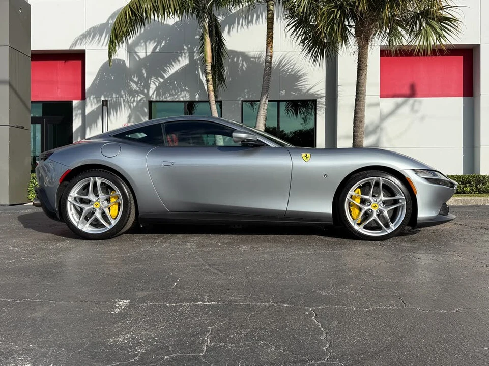 2021 Ferrari Roma - Image 2 of 31