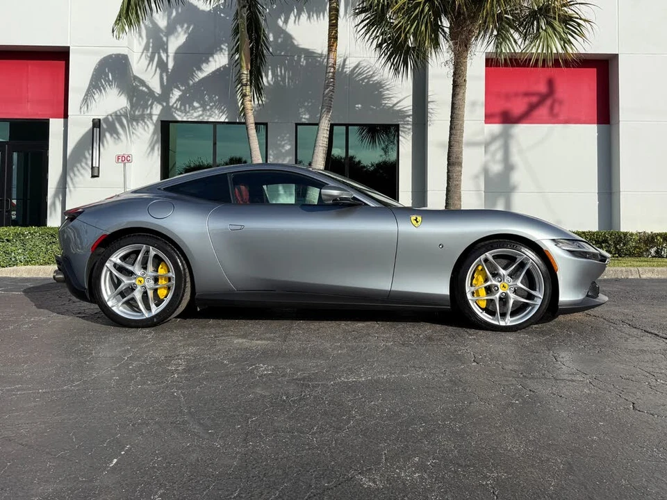 2021 Ferrari Roma - Image 21 of 31