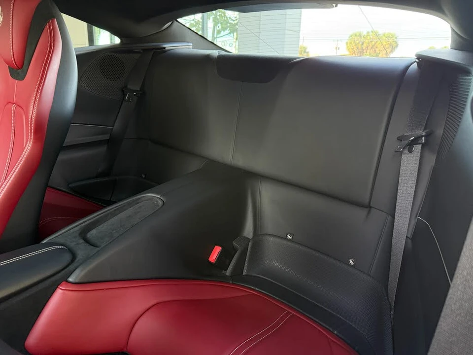 2021 Ferrari Roma - Image 27 of 31