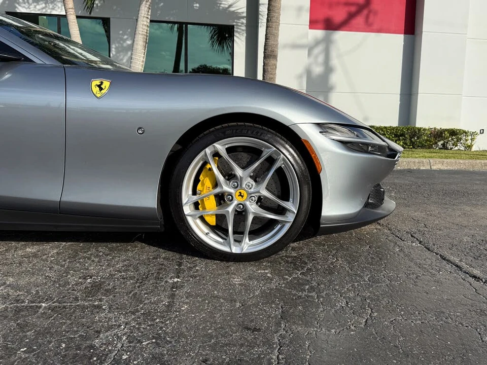 2021 Ferrari Roma - Image 22 of 31