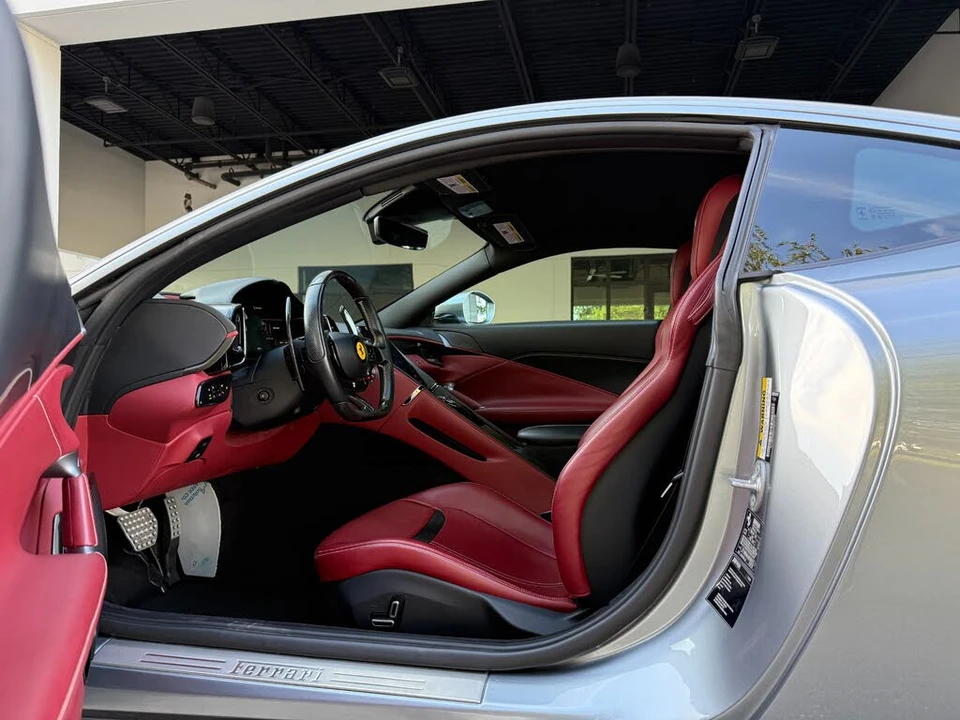 2021 Ferrari Roma - Image 24 of 31