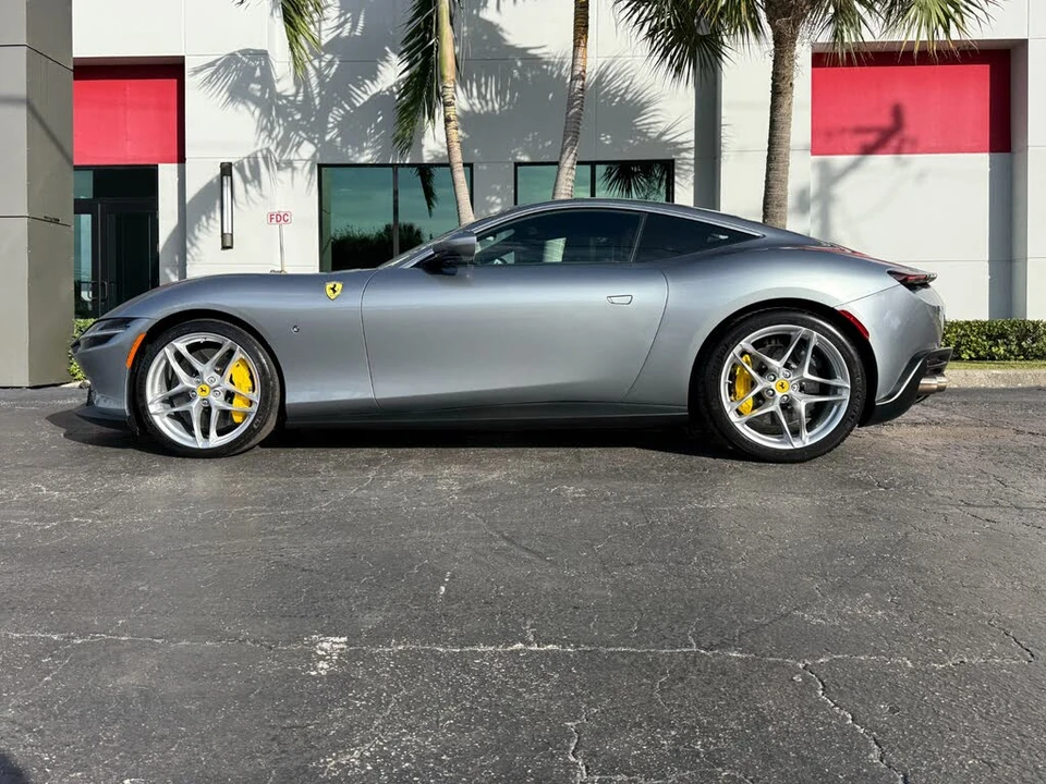 2021 Ferrari Roma - Image 11 of 31