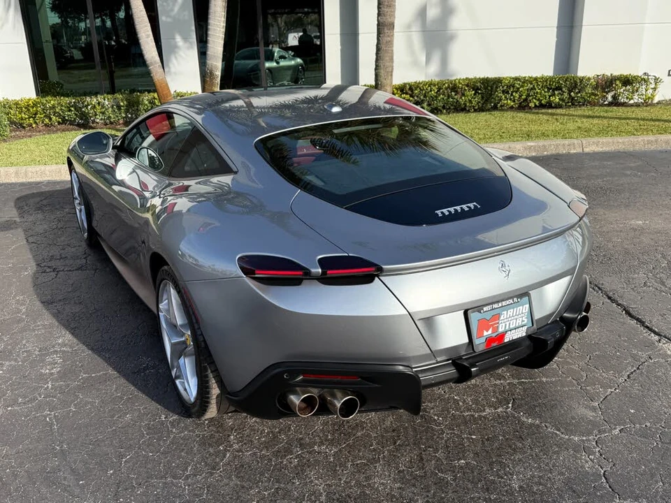 2021 Ferrari Roma - Image 14 of 31