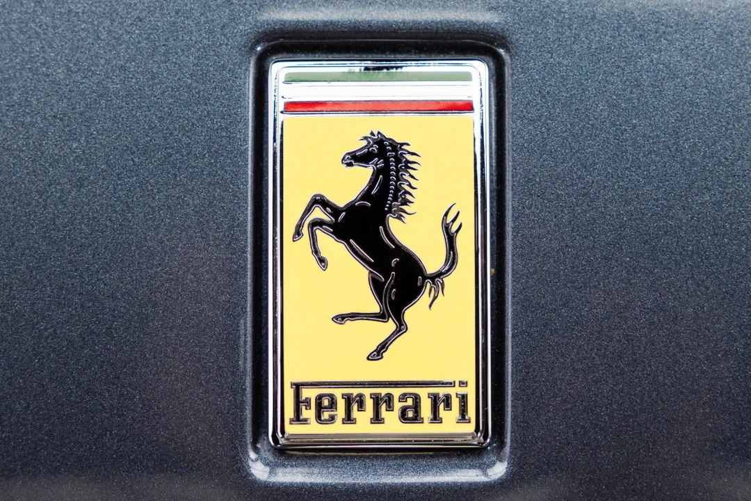 2021 Ferrari Roma - Image 17 of 31