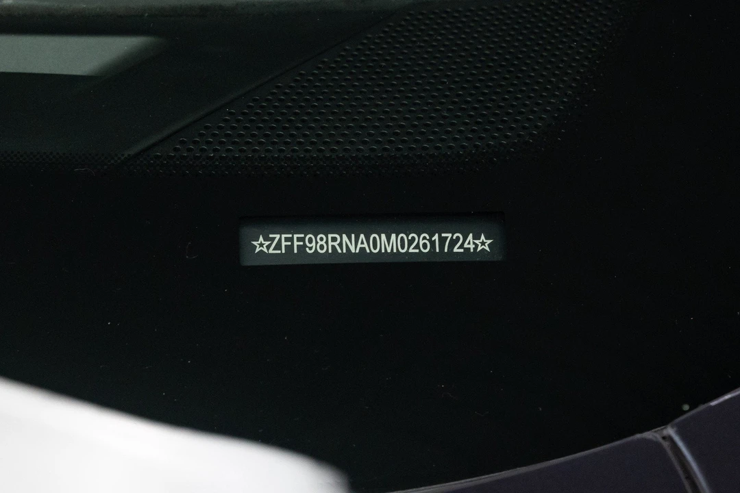 2021 Ferrari Roma - Image 29 of 31