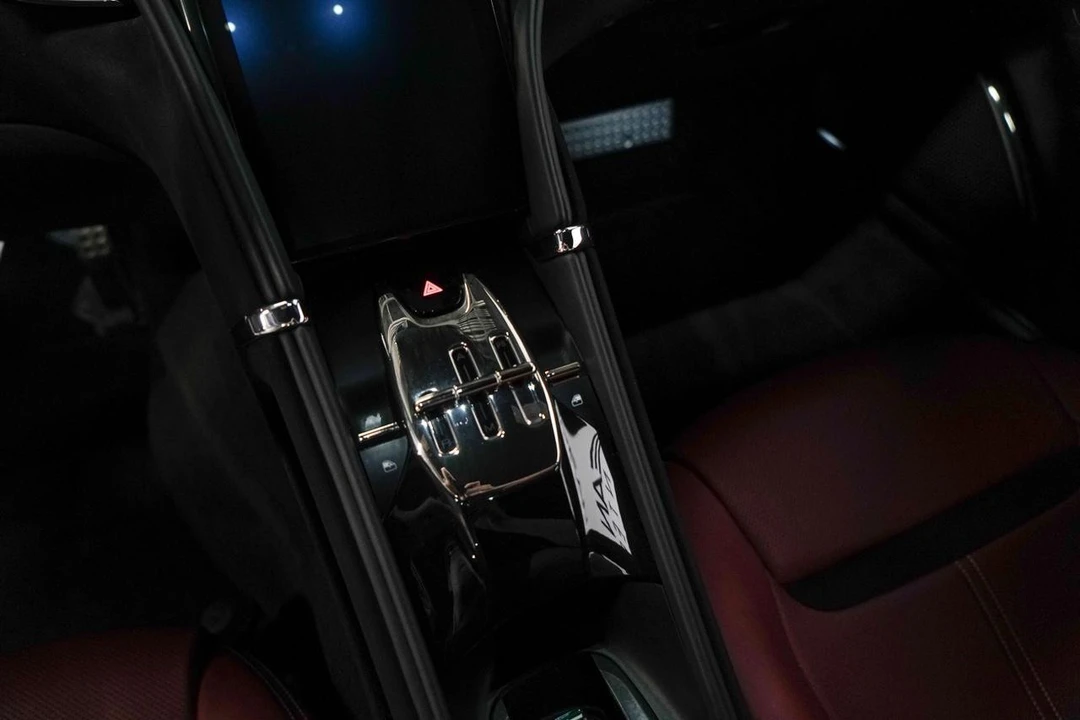 2021 Ferrari Roma - Image 12 of 21