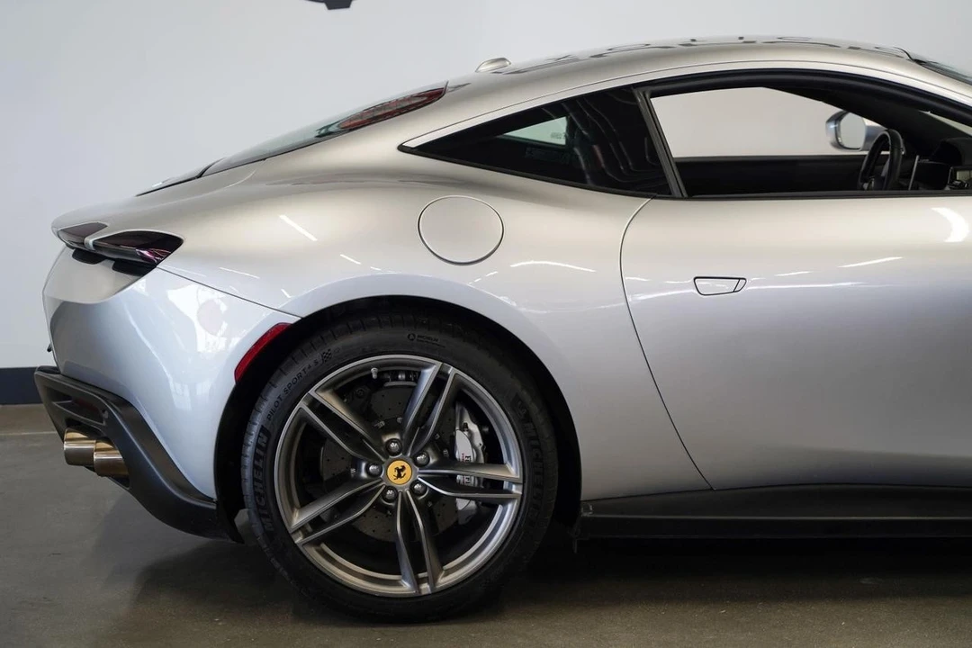 2021 Ferrari Roma - Image 18 of 21