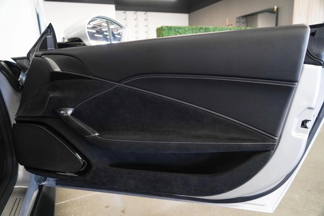 2021 Ferrari Roma - Image 17 of 21