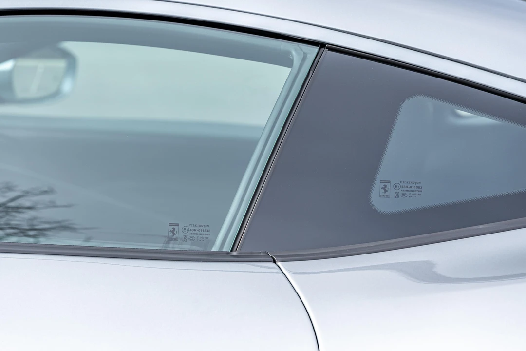 2021 Ferrari Roma - Image 19 of 31