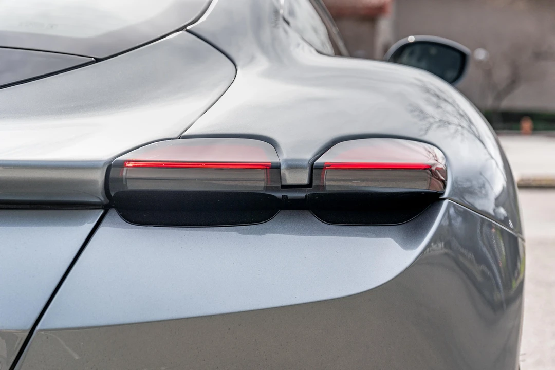 2021 Ferrari Roma - Image 28 of 31