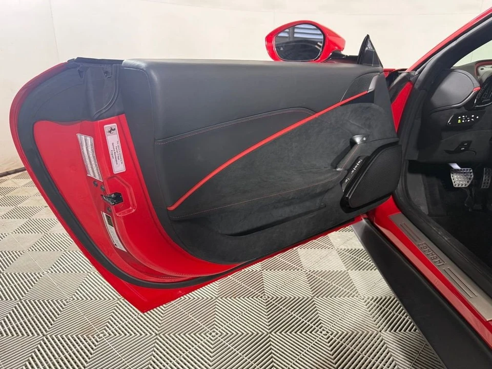 2021 Ferrari Roma - Image 21 of 23