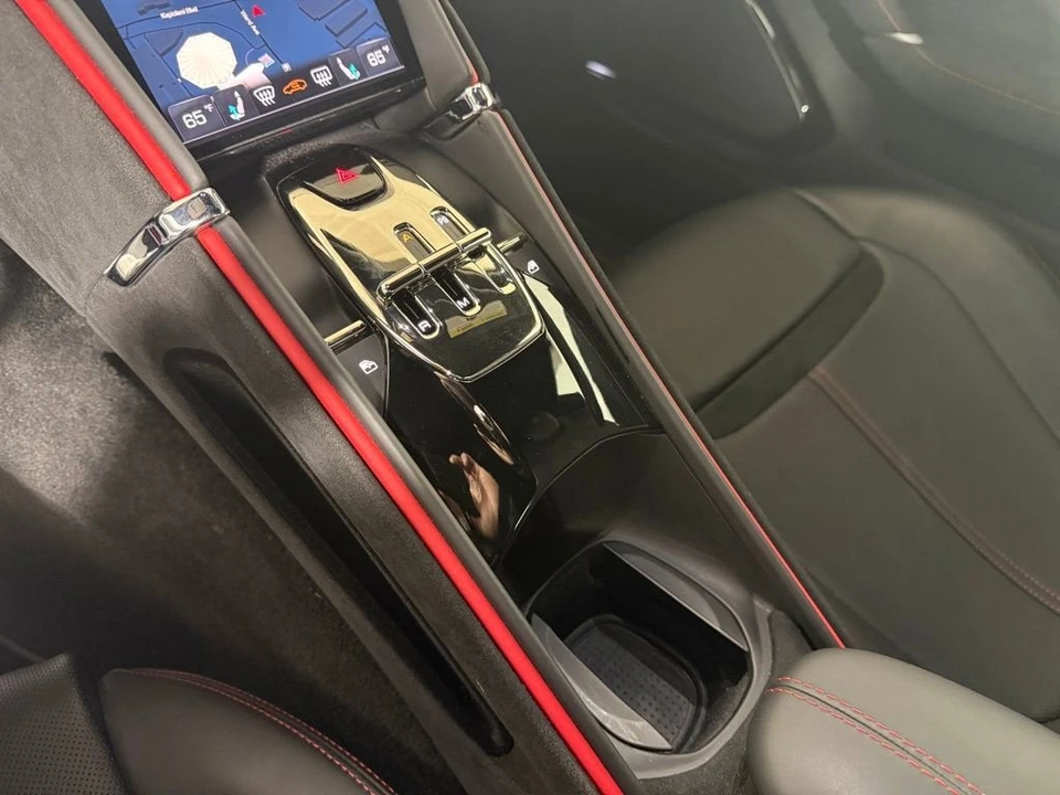 2021 Ferrari Roma - Image 16 of 23