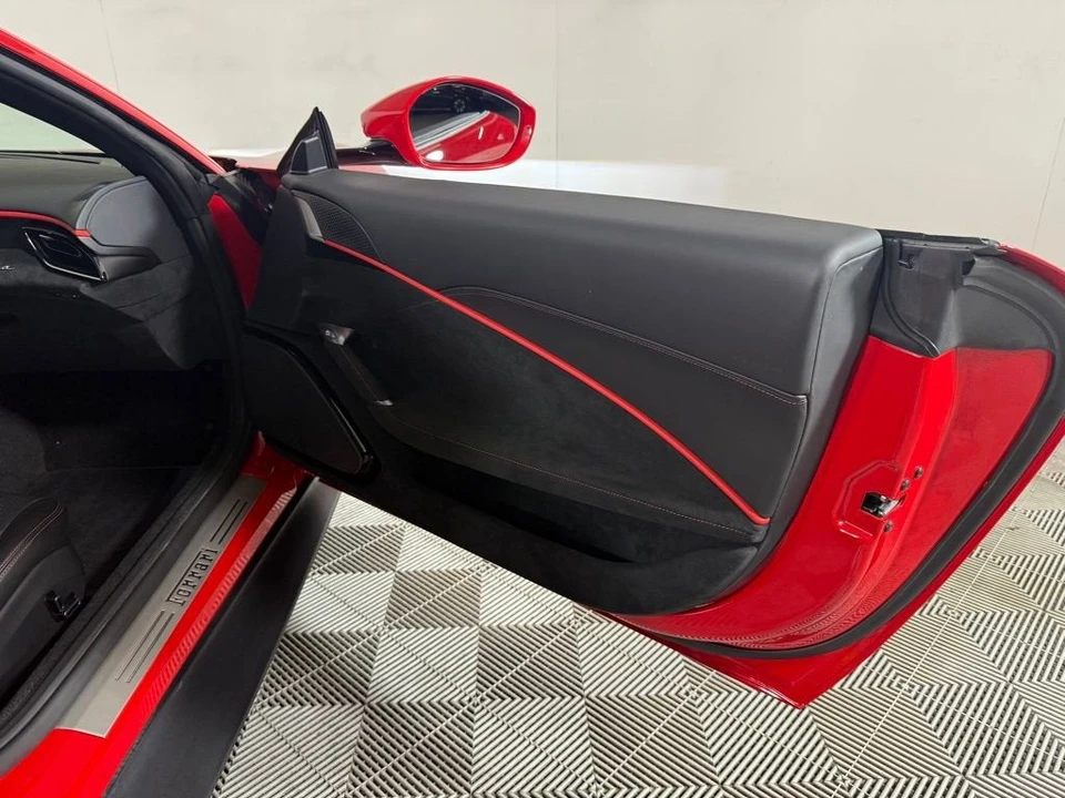 2021 Ferrari Roma - Image 22 of 23