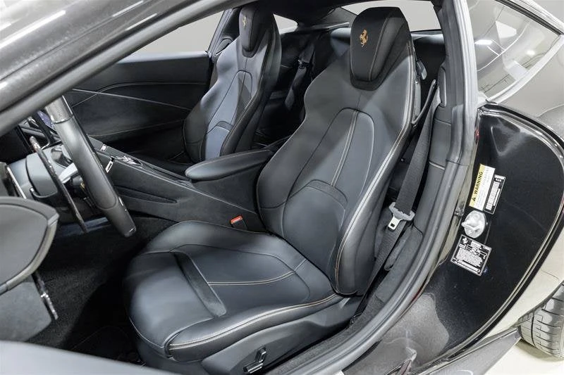 2021 Ferrari Roma - Image 28 of 31