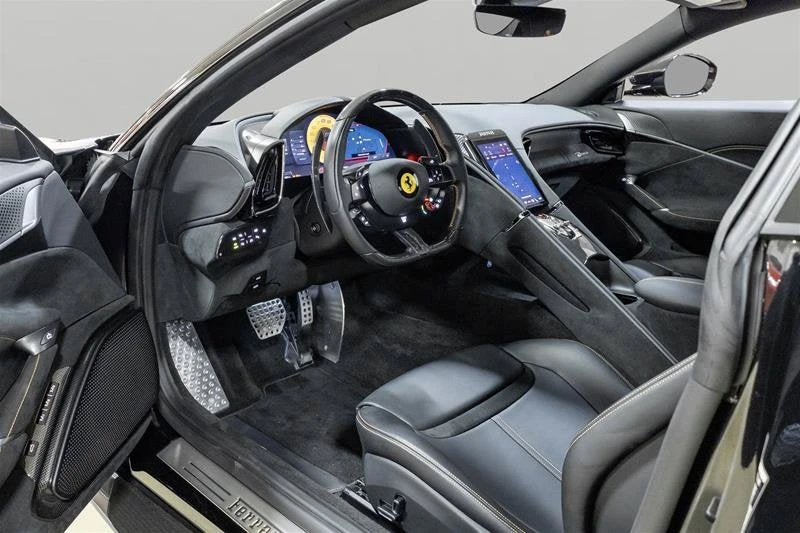 2021 Ferrari Roma - Image 27 of 31