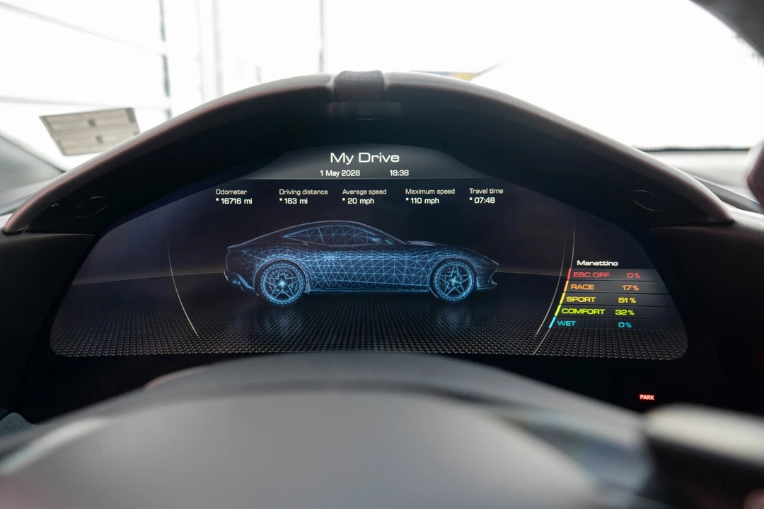 2021 Ferrari Roma - Image 16 of 31
