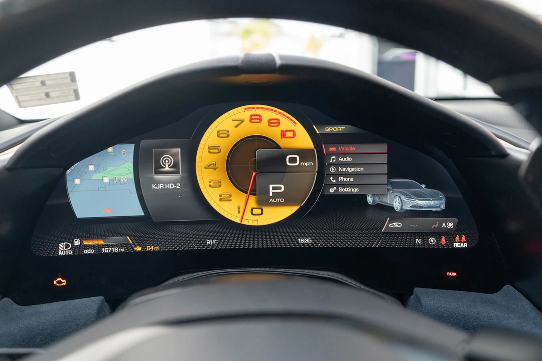 2021 Ferrari Roma - Image 14 of 31