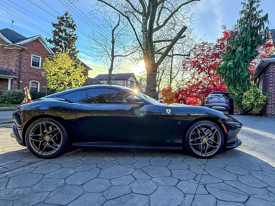 2021 Ferrari Roma - Image 12 of 31
