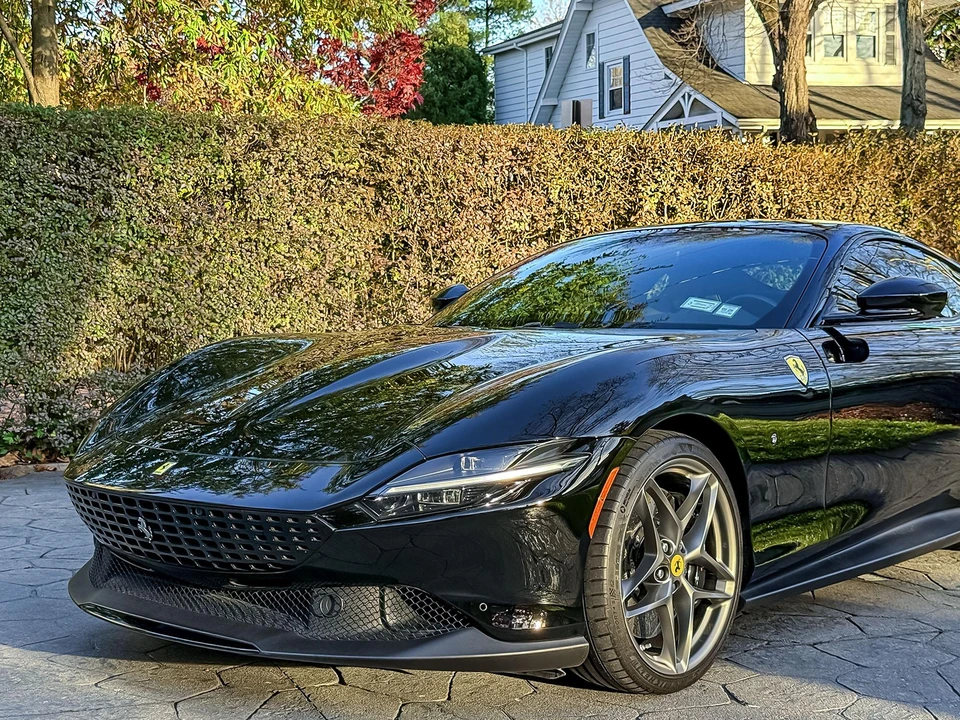 2021 Ferrari Roma - Image 28 of 31