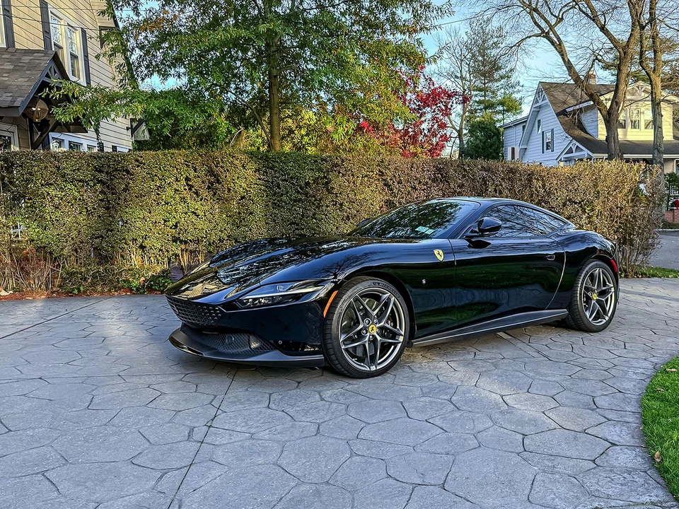 2021 Ferrari Roma - Image 26 of 31