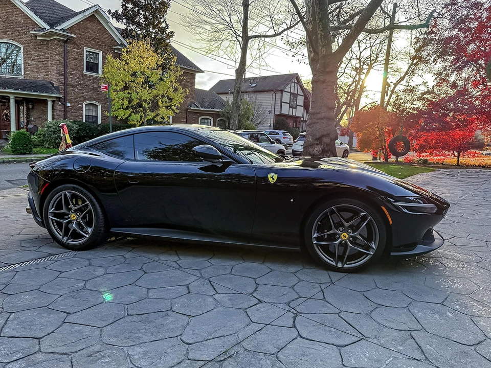 2021 Ferrari Roma - Image 11 of 31