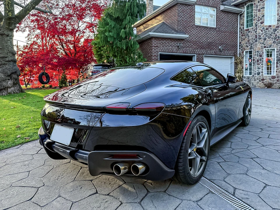 2021 Ferrari Roma - Image 14 of 31
