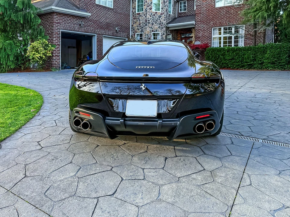2021 Ferrari Roma - Image 16 of 31