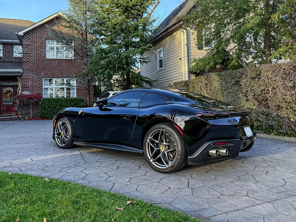 2021 Ferrari Roma - Image 21 of 31