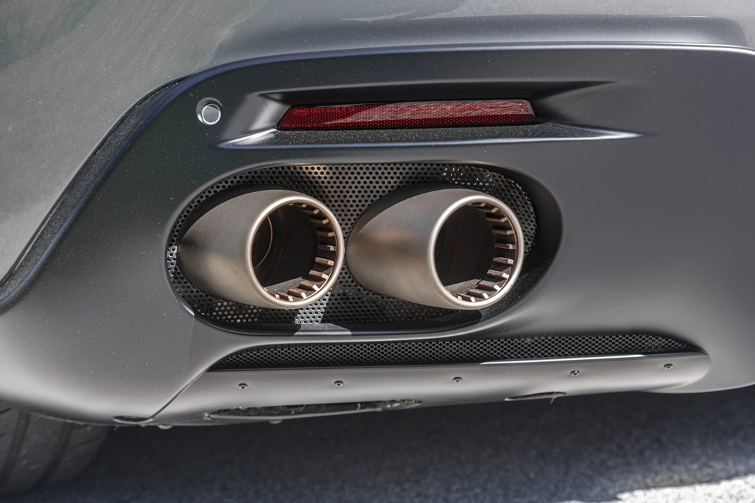 2021 Ferrari Roma - Image 28 of 31