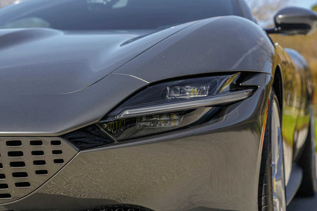 2021 Ferrari Roma - Image 16 of 31