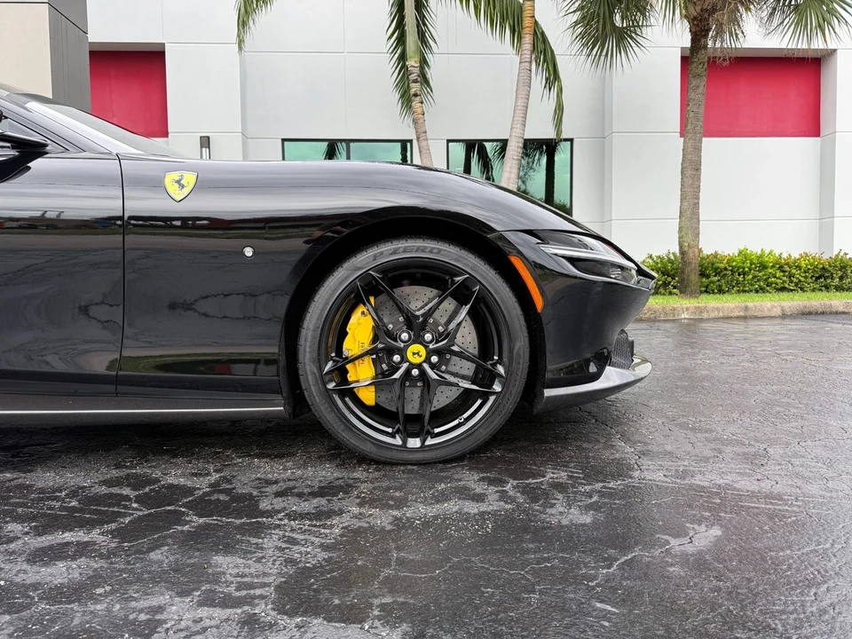 2021 Ferrari Roma - Image 9 of 21