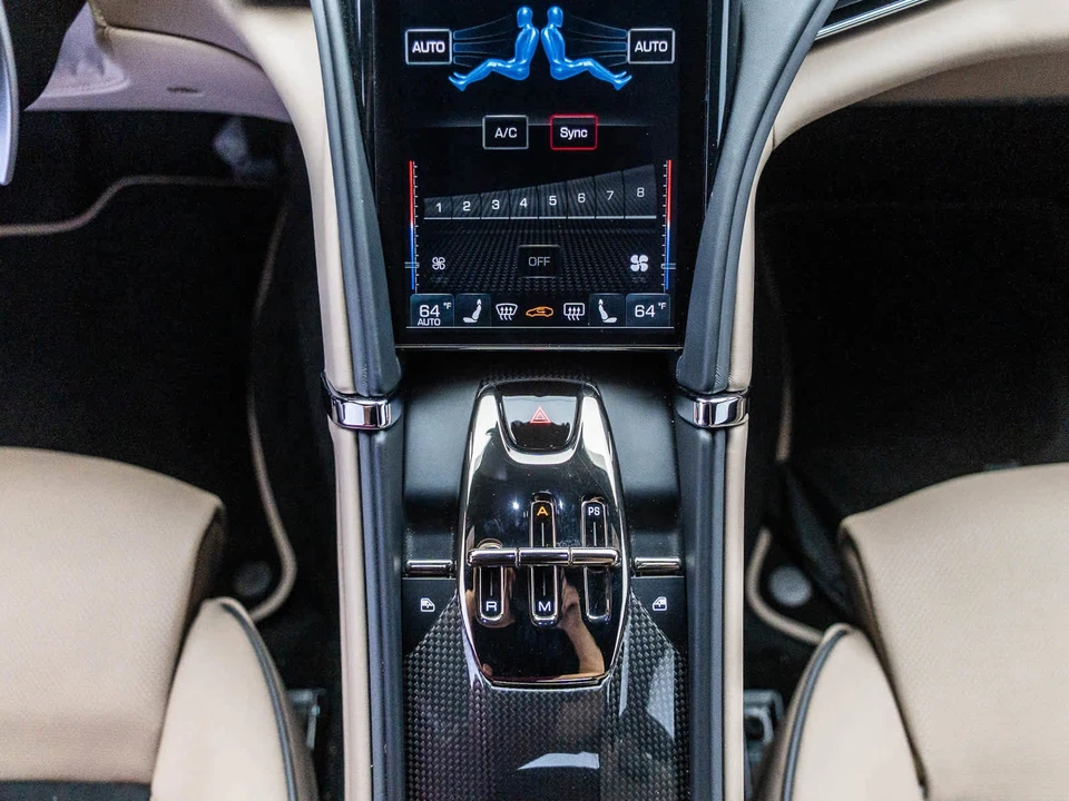 2021 Ferrari Roma - Image 26 of 30