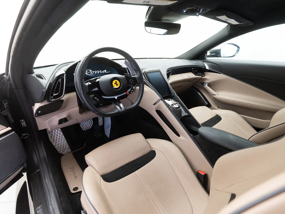2021 Ferrari Roma - Image 12 of 30