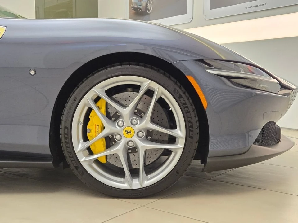 2021 Ferrari Roma - Image 8 of 31