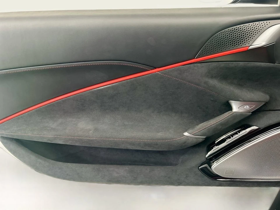 2021 Ferrari Roma - Image 23 of 31
