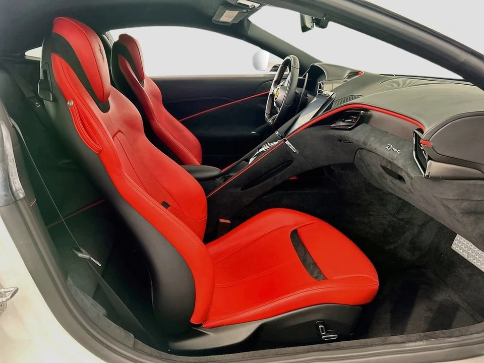 2021 Ferrari Roma - Image 19 of 31