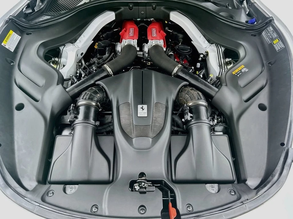 2021 Ferrari Roma - Image 27 of 31