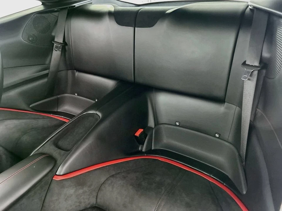 2021 Ferrari Roma - Image 20 of 31
