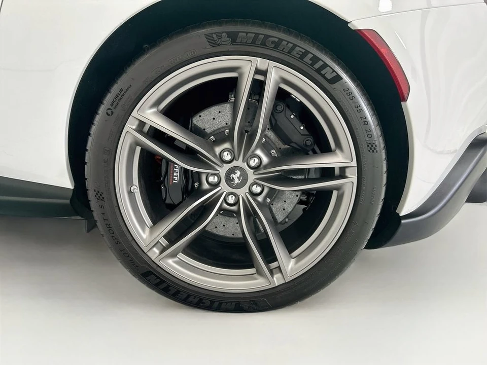 2021 Ferrari Roma - Image 30 of 31