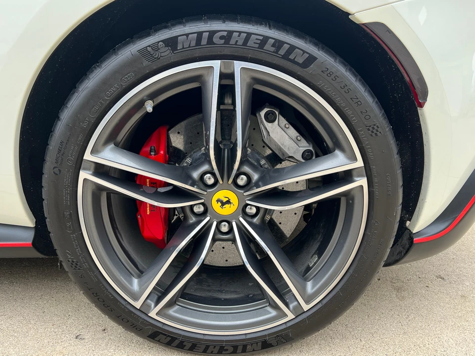 2021 Ferrari Roma - Image 29 of 31
