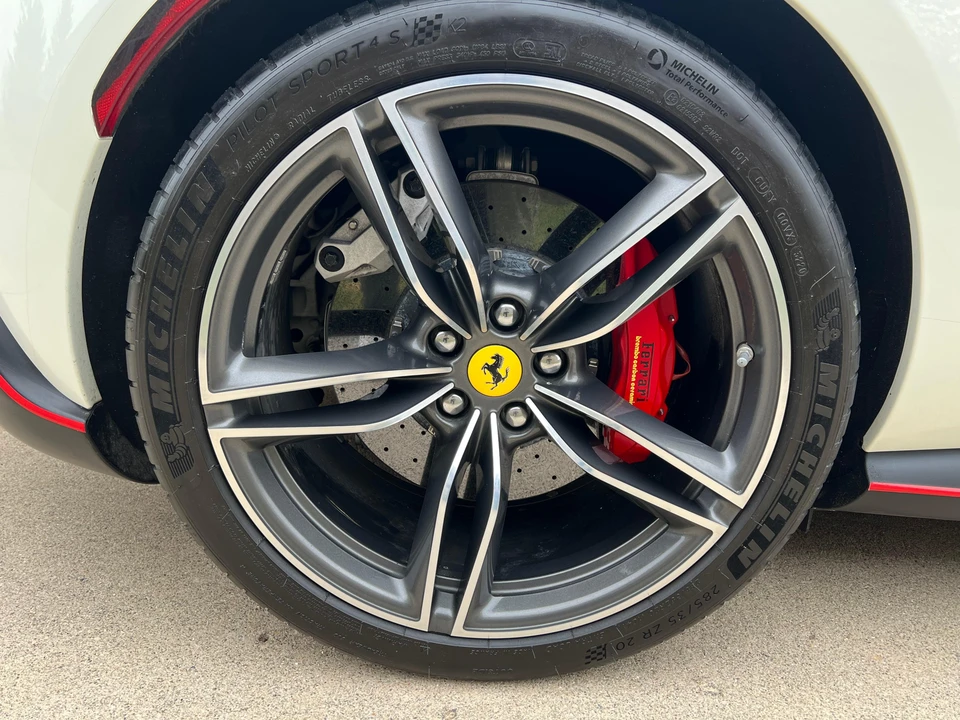 2021 Ferrari Roma - Image 30 of 31