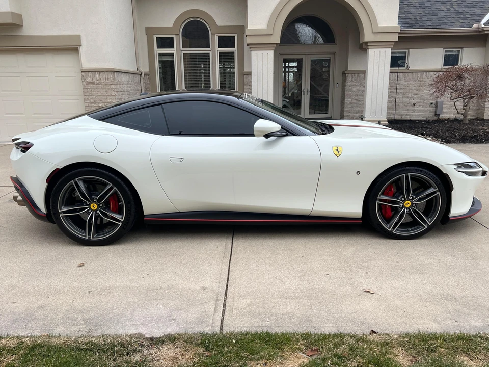 2021 Ferrari Roma - Image 14 of 31