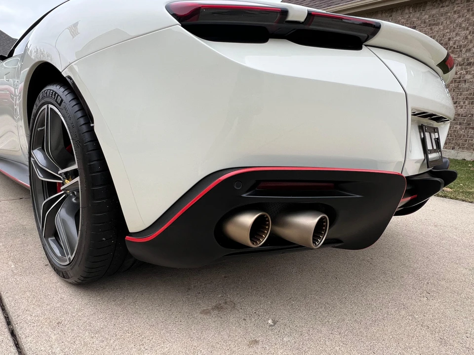 2021 Ferrari Roma - Image 21 of 31