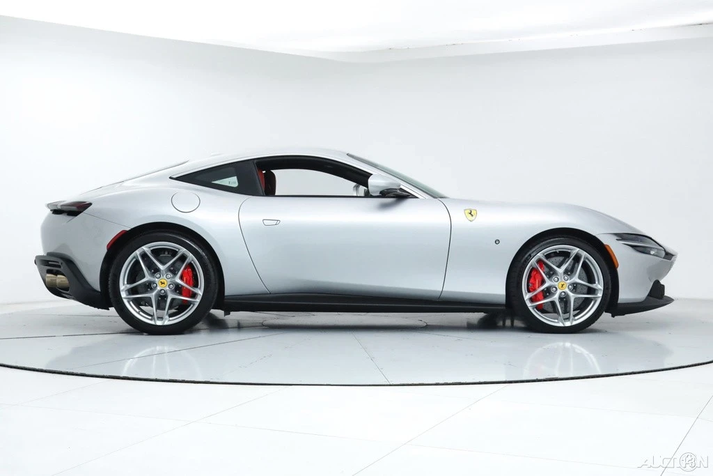2021 Ferrari Roma - Image 9 of 21