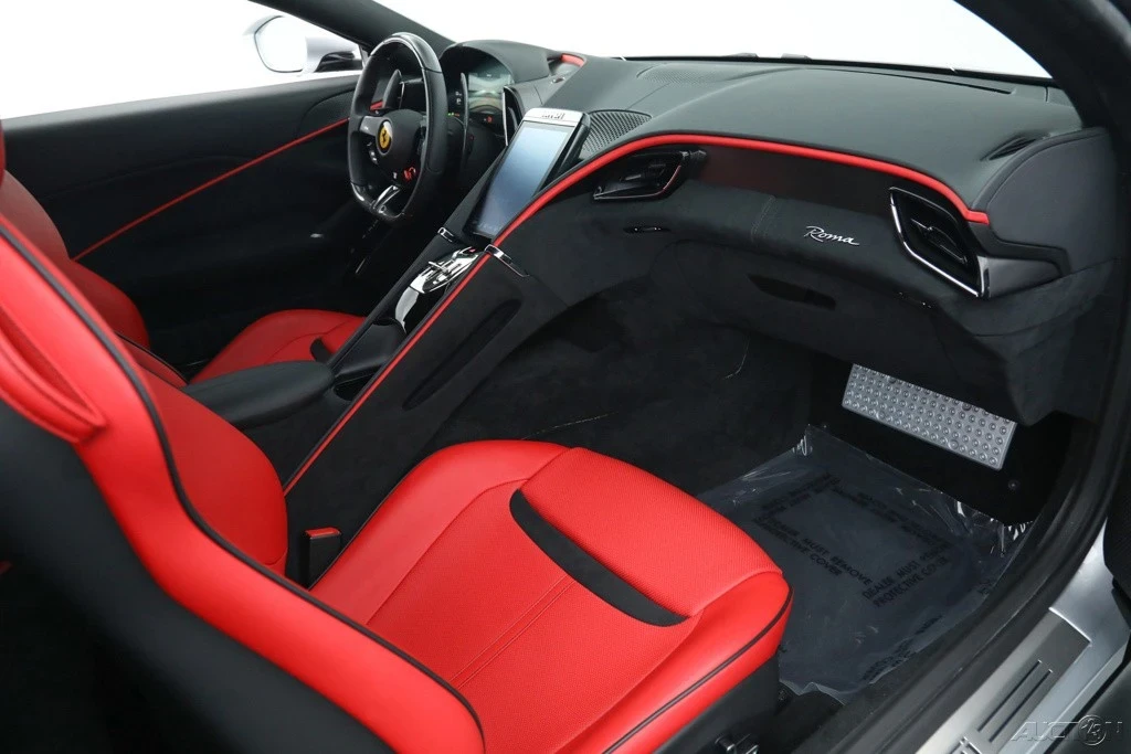 2021 Ferrari Roma - Image 18 of 21