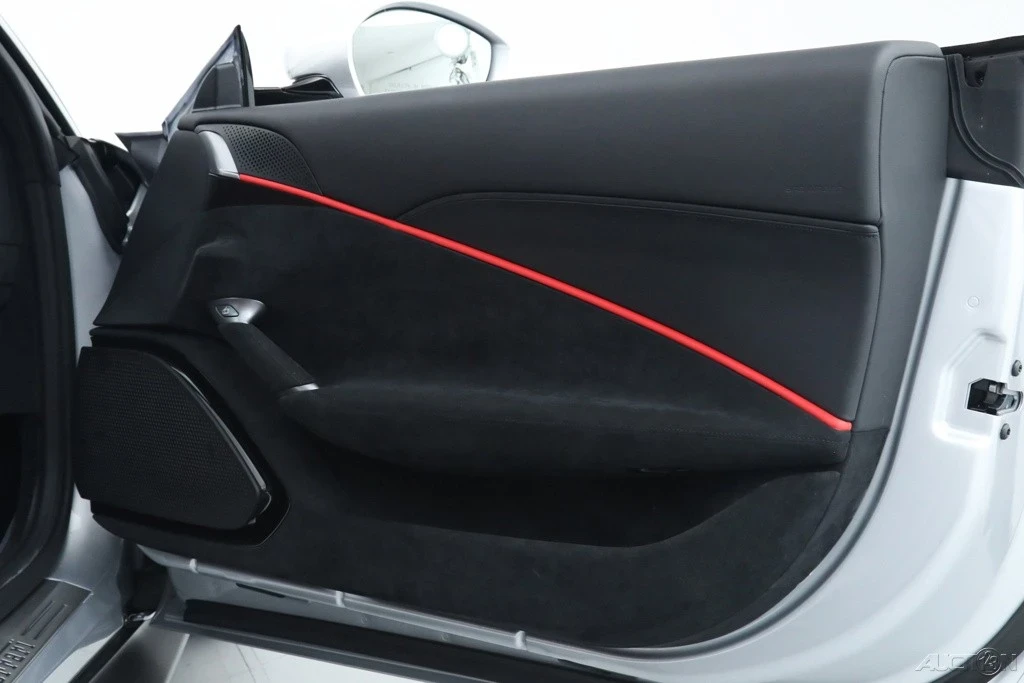 2021 Ferrari Roma - Image 17 of 21