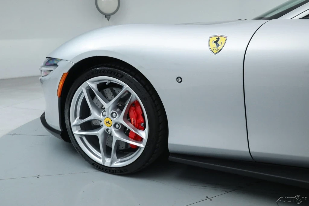 2021 Ferrari Roma - Image 14 of 21