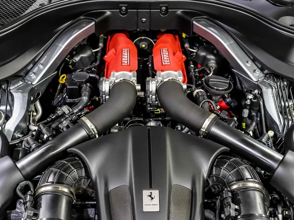 2021 Ferrari Roma - Image 15 of 25