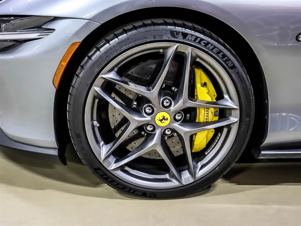 2021 Ferrari Roma - Image 17 of 25