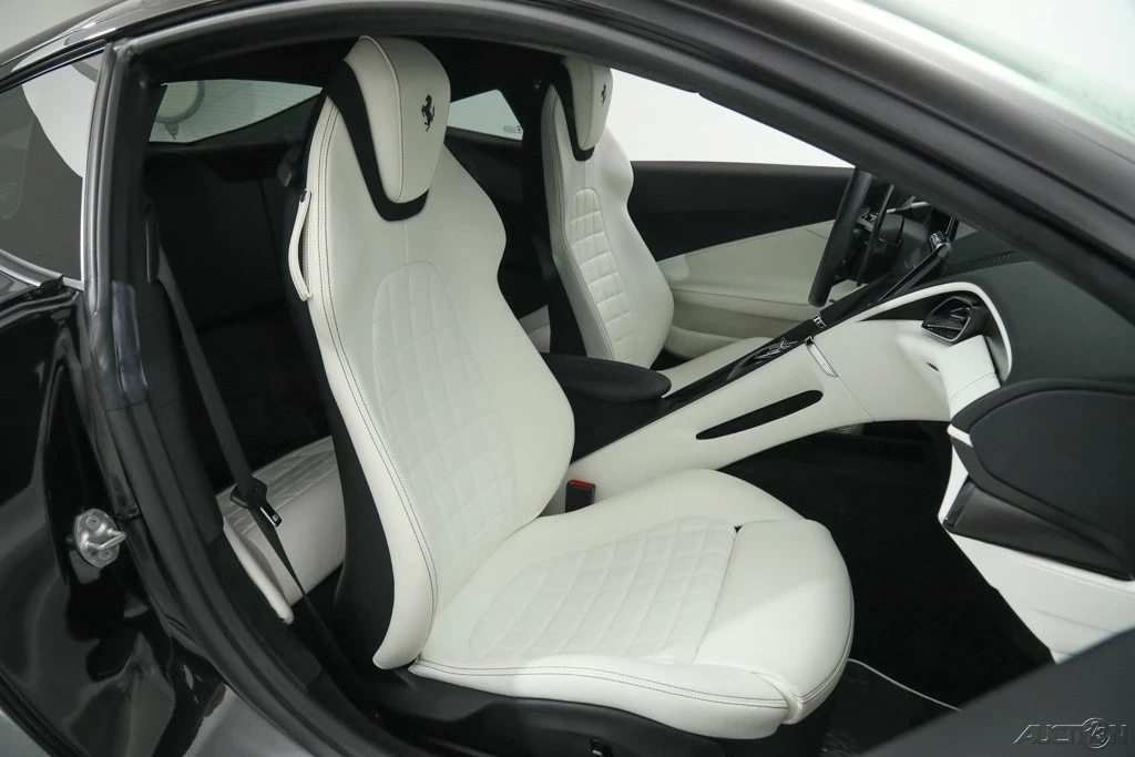 2021 Ferrari Roma - Image 20 of 21